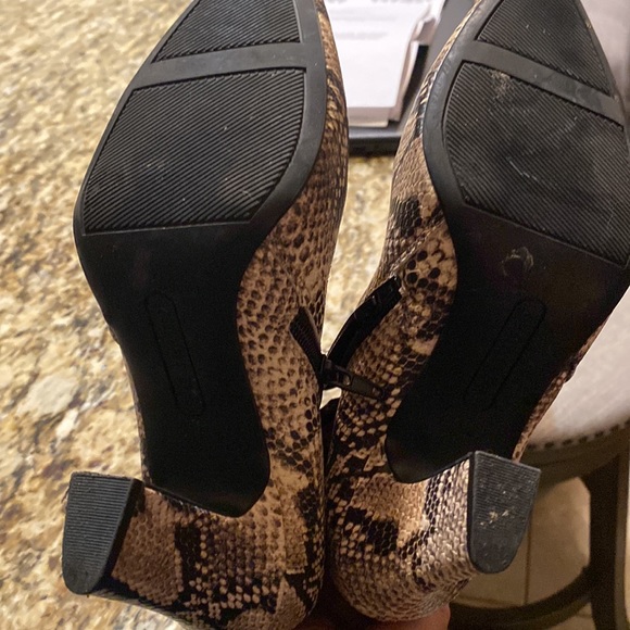 New!!! I wore for a minute..iLimited size 71/2. - Picture 3 of 3